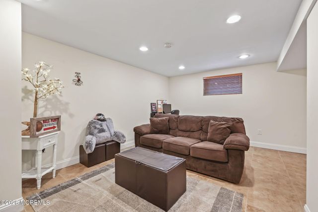 7 Tarrytown Road, Manalapan, NJ 07726