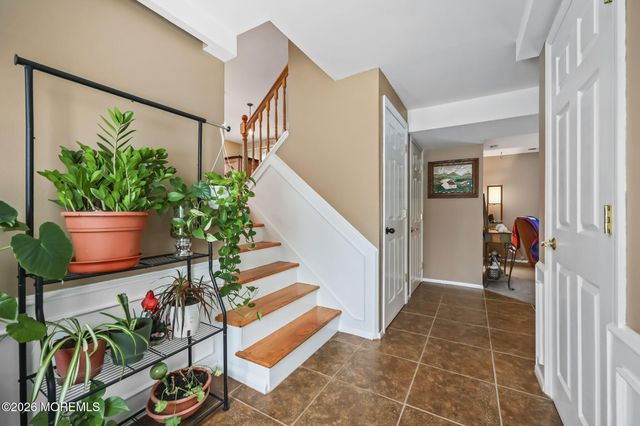 7 Tarrytown Road, Manalapan, NJ 07726