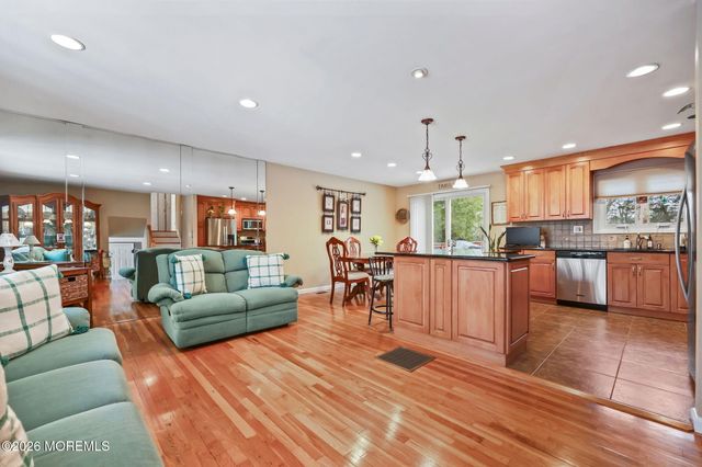 7 Tarrytown Road, Manalapan, NJ 07726