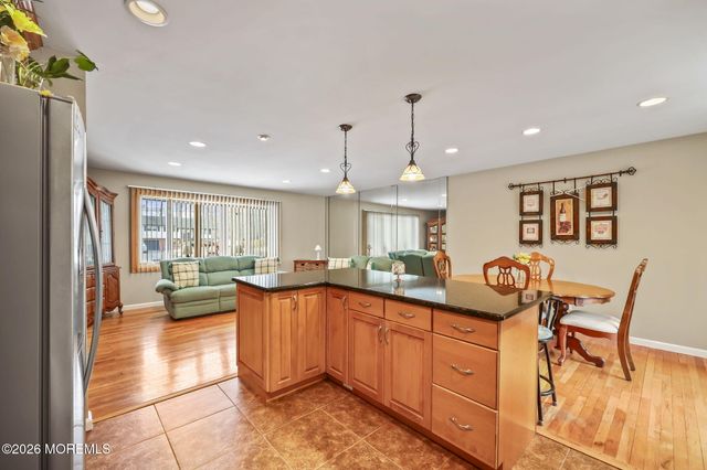 7 Tarrytown Road, Manalapan, NJ 07726