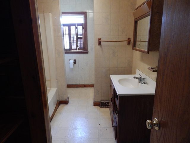11392 E Apple Avenue, Ravenna, MI 49451