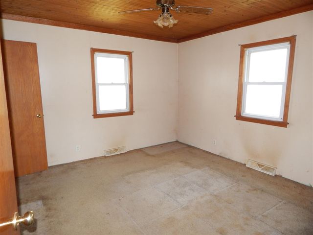 11392 E Apple Avenue, Ravenna, MI 49451