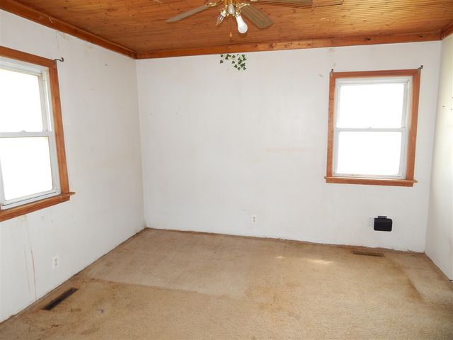 11392 E Apple Avenue, Ravenna, MI 49451