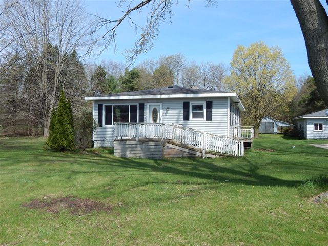 11392 E Apple Avenue, Ravenna, MI 49451