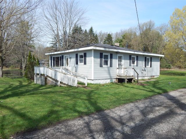 11392 E Apple Avenue, Ravenna, MI 49451