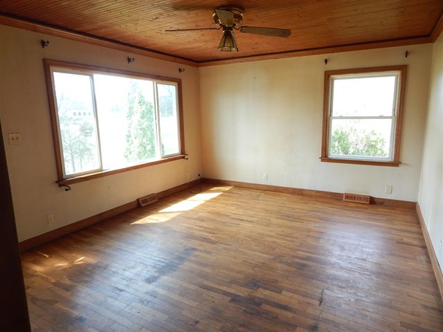 11392 E Apple Avenue, Ravenna, MI 49451