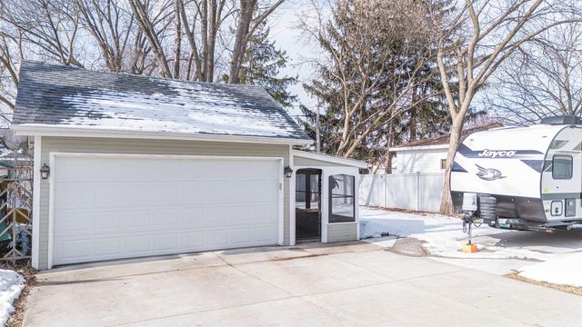 733 Eisenhower Avenue, Janesville, WI 53545