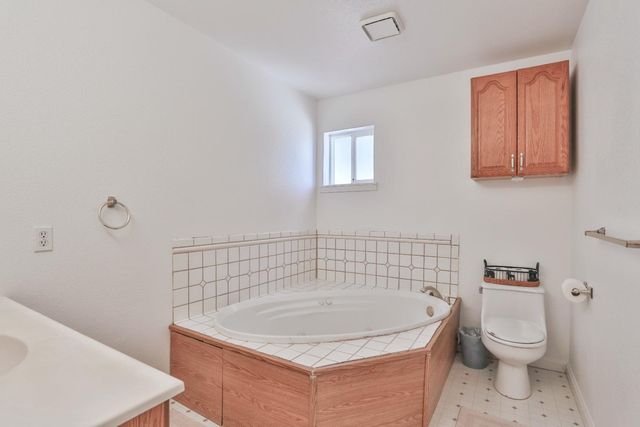 9719 Gary Dr, Browns Valley, CA 95918