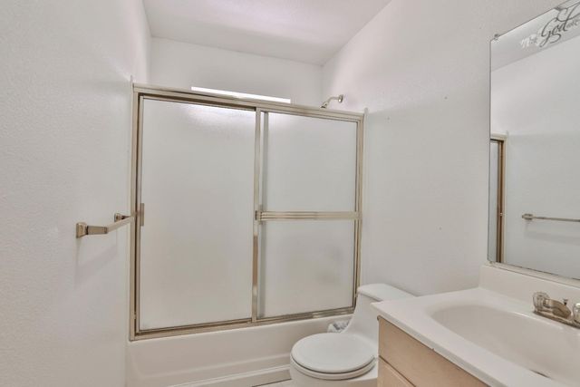 9719 Gary Dr, Browns Valley, CA 95918