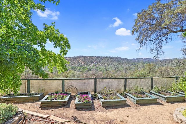 9719 Gary Dr, Browns Valley, CA 95918