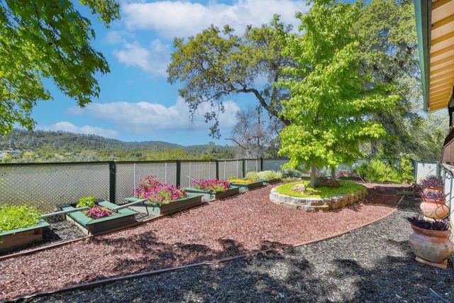 9719 Gary Dr, Browns Valley, CA 95918