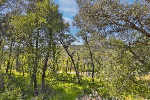 9719 Gary Dr, Browns Valley, CA 95918