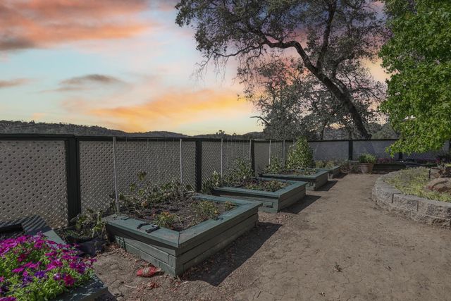 9719 Gary Dr, Browns Valley, CA 95918