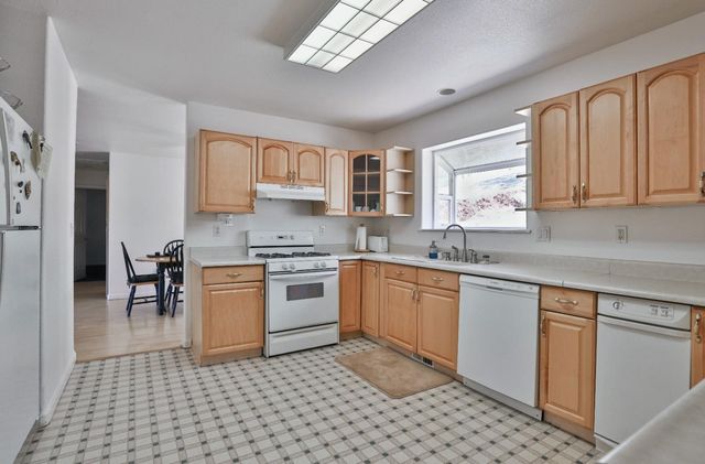 9719 Gary Dr, Browns Valley, CA 95918