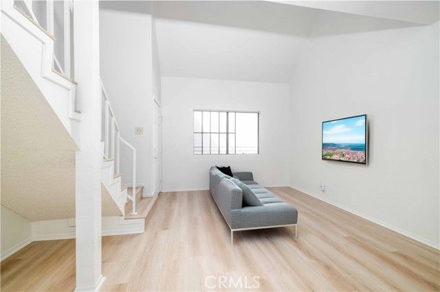 730 W 4th Street 413, Long Beach, CA 90802