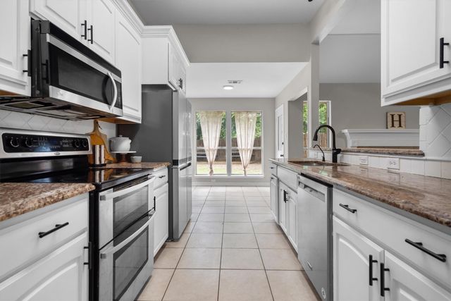 115 S Blue Bonnet Circle, Justin, TX 76247