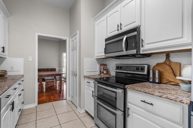 115 S Blue Bonnet Circle, Justin, TX 76247