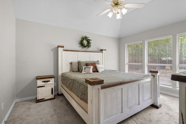 115 S Blue Bonnet Circle, Justin, TX 76247