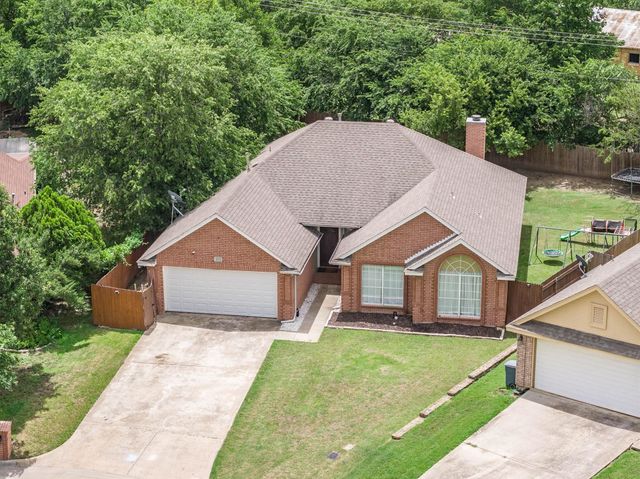 115 S Blue Bonnet Circle, Justin, TX 76247