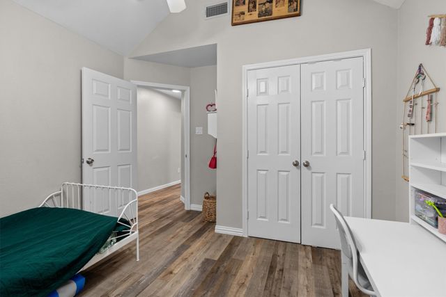 115 S Blue Bonnet Circle, Justin, TX 76247