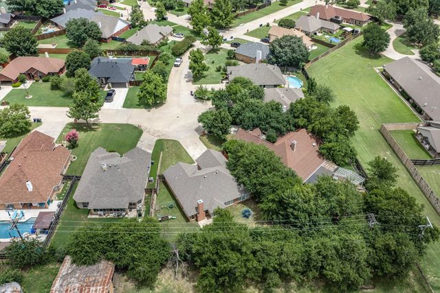 115 S Blue Bonnet Circle, Justin, TX 76247