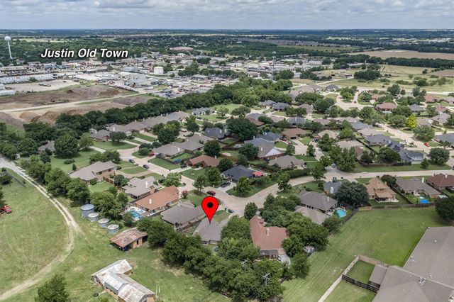 115 S Blue Bonnet Circle, Justin, TX 76247