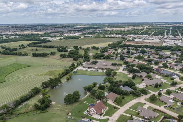 115 S Blue Bonnet Circle, Justin, TX 76247