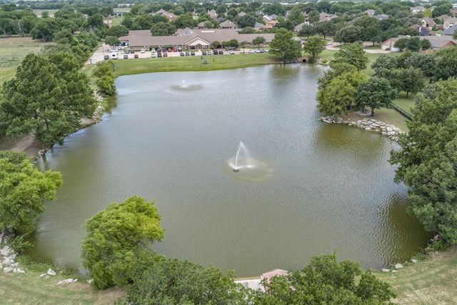 115 S Blue Bonnet Circle, Justin, TX 76247