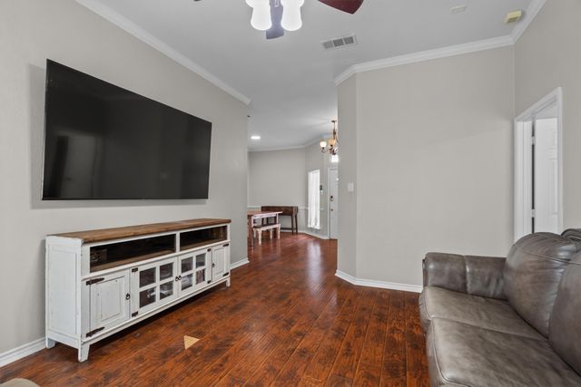 115 S Blue Bonnet Circle, Justin, TX 76247