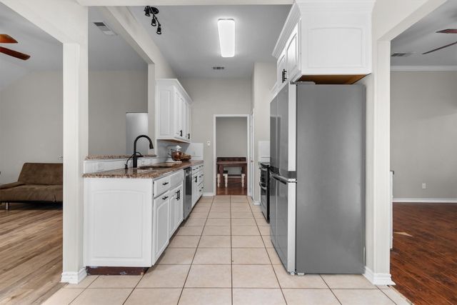115 S Blue Bonnet Circle, Justin, TX 76247