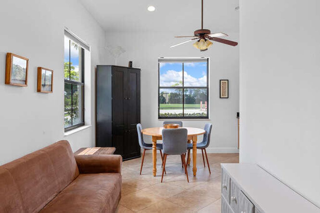 Image 11 of property listing at 13471 60th Street S, Wellington, FL 33449