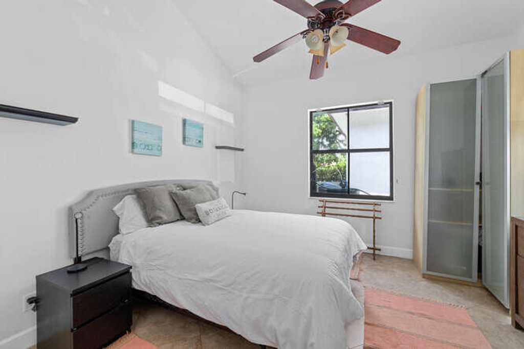 Image 13 of property listing at 13471 60th Street S, Wellington, FL 33449