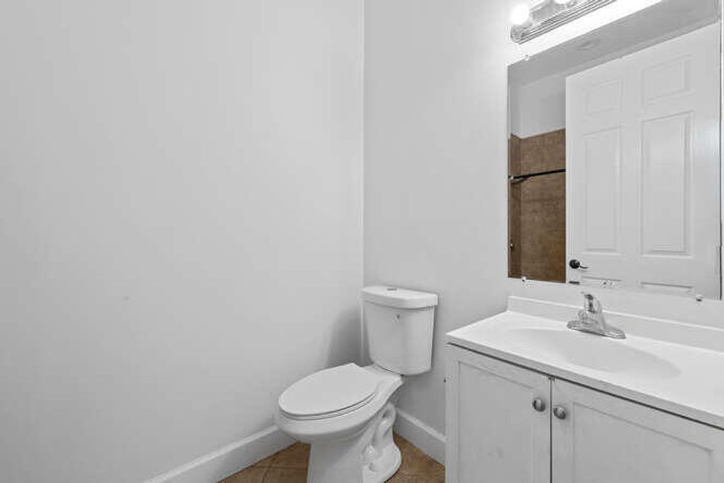 Image 14 of property listing at 13471 60th Street S, Wellington, FL 33449