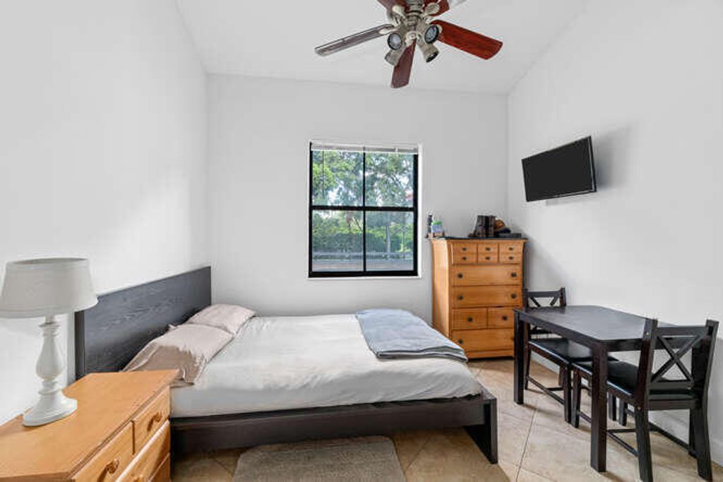 Image 15 of property listing at 13471 60th Street S, Wellington, FL 33449