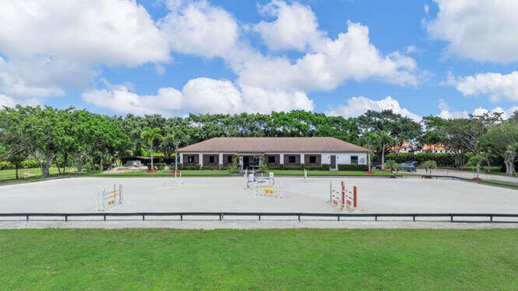 Image 2 of property listing at 13471 60th Street S, Wellington, FL 33449