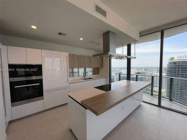 1000 Brickell Plaza 5908, Miami, FL 33131