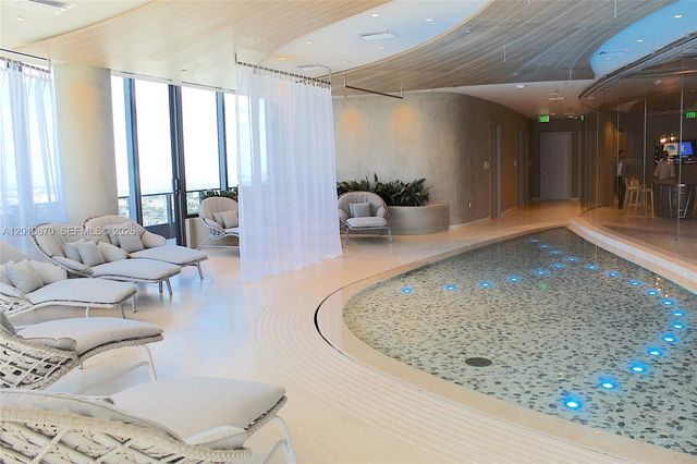1000 Brickell Plaza 5908, Miami, FL 33131