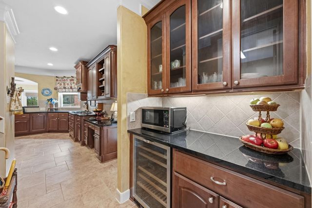 1319 Regal Shores Court, Kingwood, TX 77345