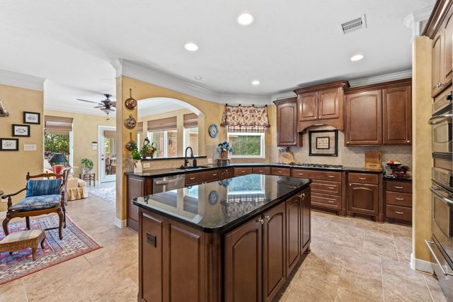 1319 Regal Shores Court, Kingwood, TX 77345