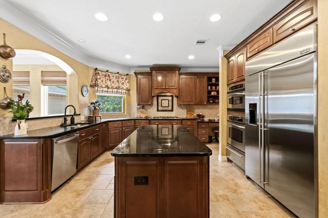 1319 Regal Shores Court, Kingwood, TX 77345
