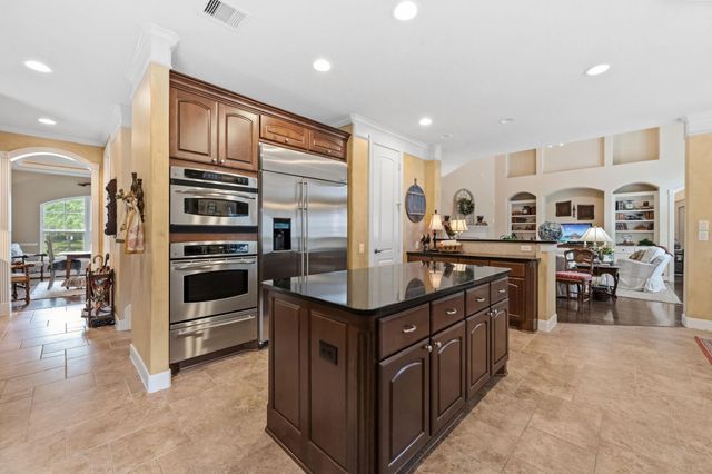 1319 Regal Shores Court, Kingwood, TX 77345