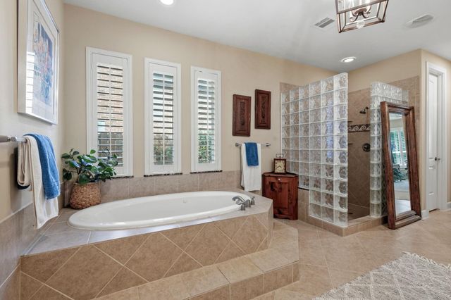 1319 Regal Shores Court, Kingwood, TX 77345