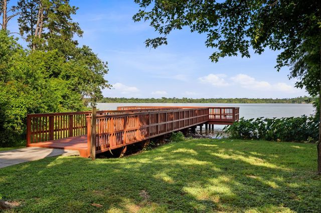 1319 Regal Shores Court, Kingwood, TX 77345