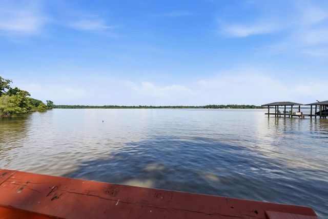 1319 Regal Shores Court, Kingwood, TX 77345