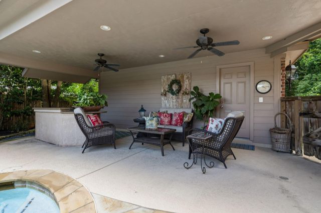 1319 Regal Shores Court, Kingwood, TX 77345