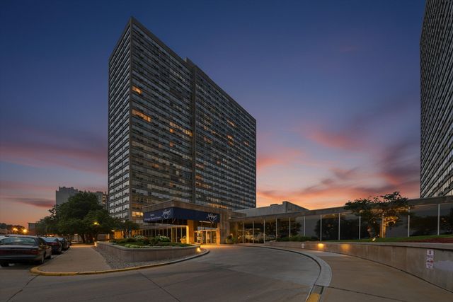 4800 S Chicago Beach Drive 1503S, Chicago, IL 60615
