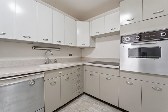 4800 S Chicago Beach Drive 1503S, Chicago, IL 60615
