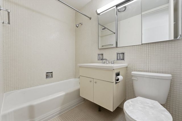 4800 S Chicago Beach Drive 1503S, Chicago, IL 60615