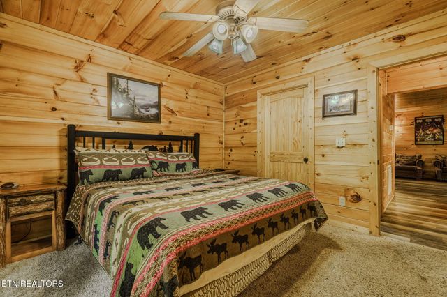 205 W Pinnacle Drive, Gatlinburg, TN 37738