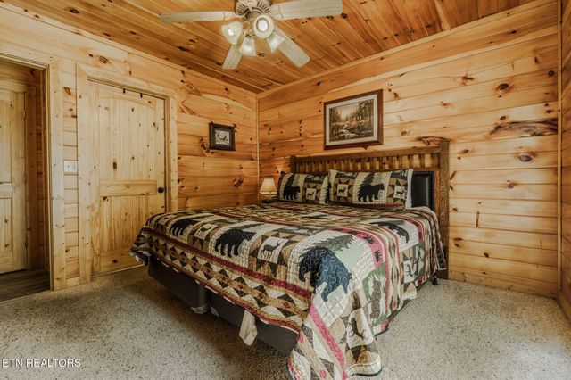 205 W Pinnacle Drive, Gatlinburg, TN 37738